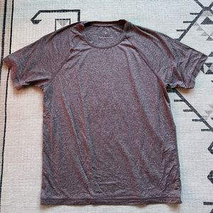 Rhone - Reign short sleeve crewneck t-shirt - size Large - Fudge heather color